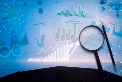 现场教学，分析了三只个股